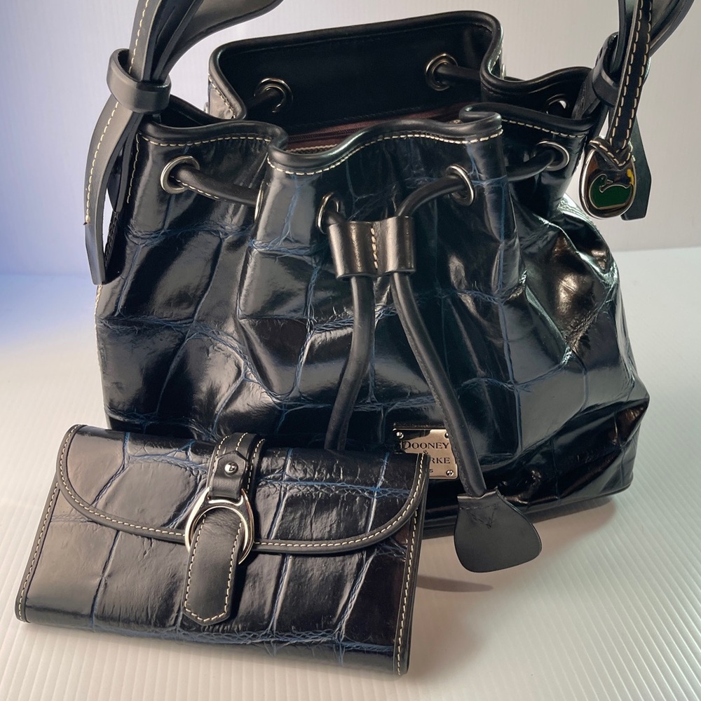 Dooney & Bourke Dark Navy Croc Embossed Leather Shoulder Bag w/ Matching Wallet